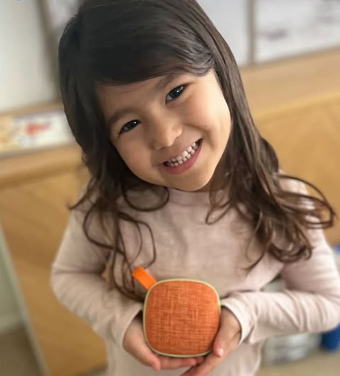 Haut-parleur biblique avec 4 heures de contenu gratuit